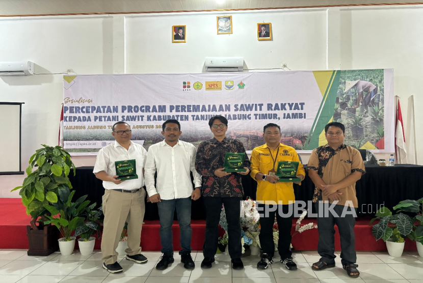 Sosialisasi peremajaan kelapa sawit untuk petani swadaya di Kabupaten Tanjung Jabung Timur, Provinsi Jambi, Senin (26/8/2025).