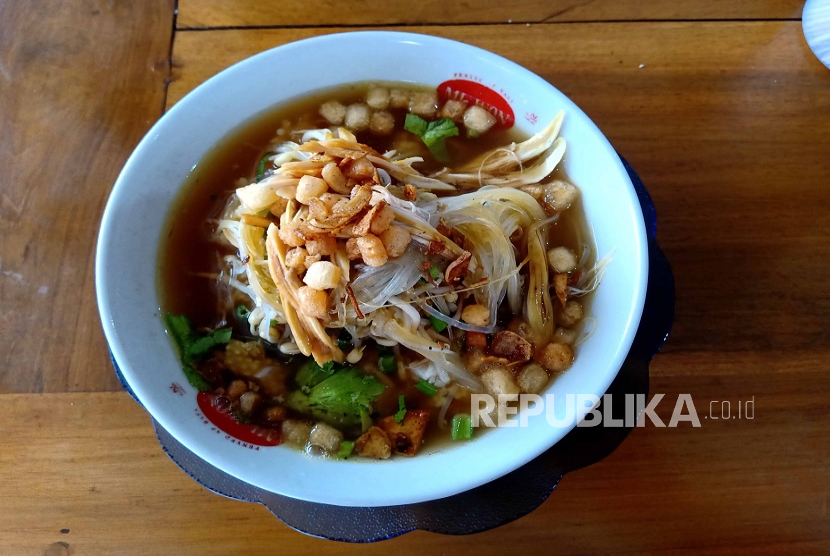 Soto Klethuk Mbah Gowak, kuliner legendaris dari Blora, Jawa Tengah.