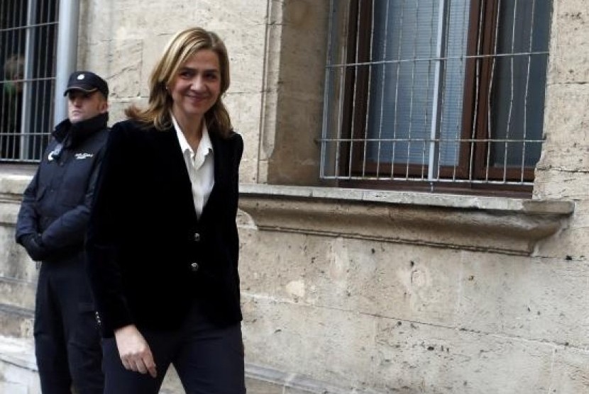 Spain's Princess Cristina, daughter of King Juan Carlos, arrives at a courthouse to testify before judge Jose Castro over tax fraud and money-laundering charges in Palma de Mallorca February 8, 2014.