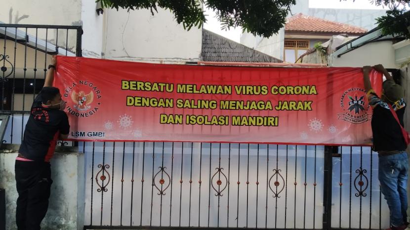 Spanduk himbauan terkait Covid-19 dipasang di 84 titik Kota/ Kabupaten Seluruh Indonesia.