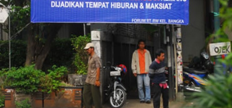 Spanduk warga Kemang tolak maksiat