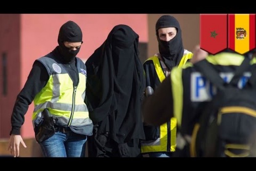 Spanyol mengklaim menangkap tersangka perekrut perempuan untuk bergabung ISIS.