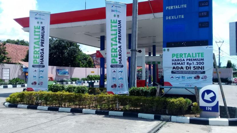 SPBU Pertamina (ilustrasi). Menghadapi libur pilkada, PT Pertamina (Persero) Regional Sulawesi memastikan stok BBM dan menambah pasokan LPG.