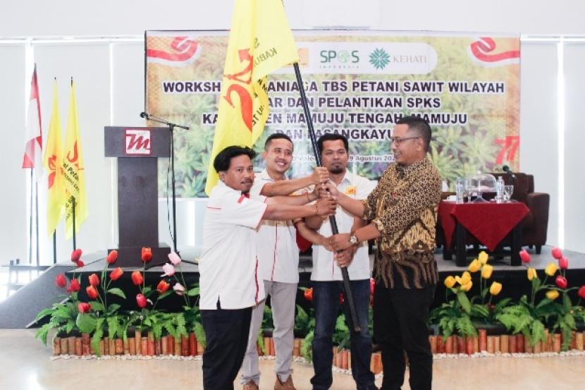 Pelantikan kepengurusan Serikat Petani Kelapa Sawit (SPKS) Wilayah Sulawesi Barat (Sulbar), yaitu Kabupatan Mamuju, Mamuju Tengah, dan Pasangkayu periode 2022-2026 di Hotel Maleo Mamuju