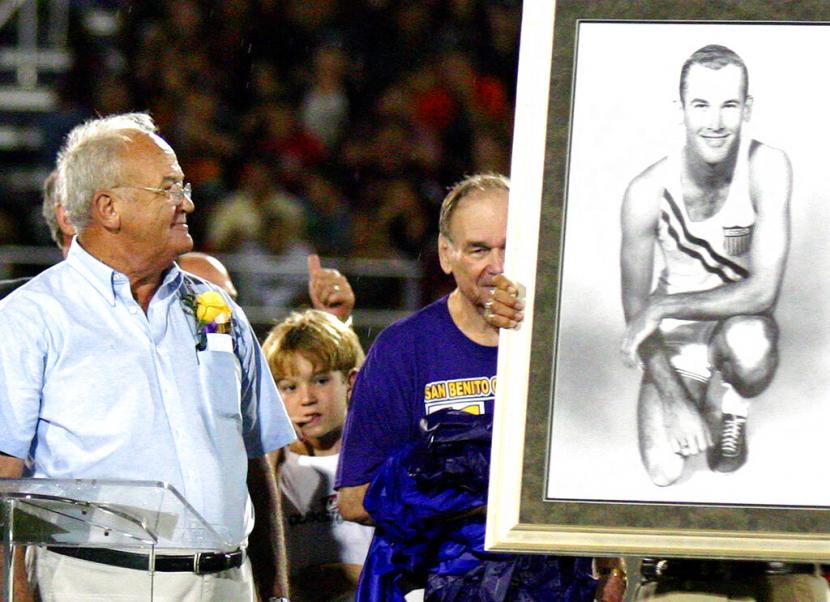 Sprinter Amerika Serikat yang menjadi salah satu olahragawan atletik melegenda, Bobby Morrow, tutup usia Sabtu waktu setempat dalam usia 84 tahun.