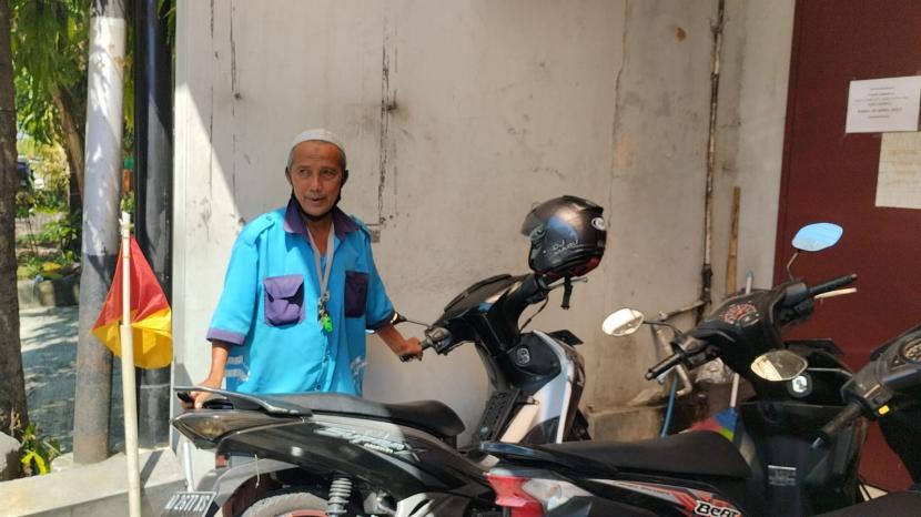 Sri Suharto, juru parkir dari Kota Solo yang akan melaksanakan ibadah haji tahun ini.