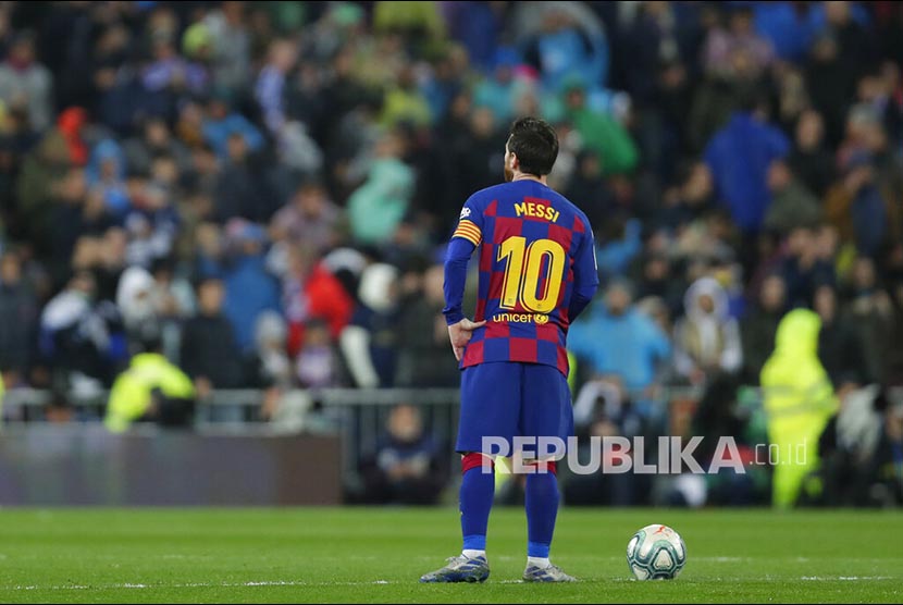 Sriekr Barcelona Lionel Messi pada laga El Classico di  Santiago Bernabeu Stadium, Madrid,Spanyol, Ahad (1/2)