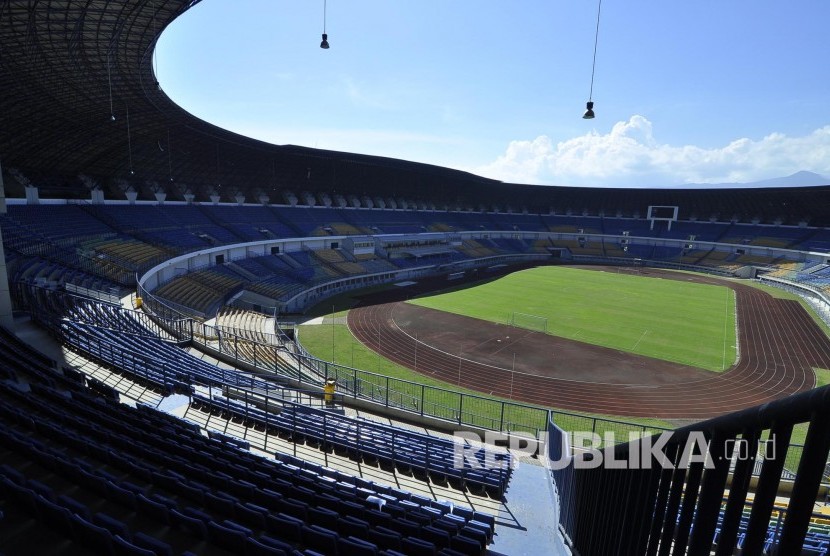Stadion Gelora Bandung Lautan Api (GBLA) , Kota Bandung. (Mahmud Muhyidin)