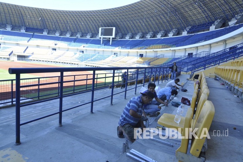 Stadion Gelora Bandung Lautan Api (GBLA) , Kota Bandung. (Mahmud Muhyidin)