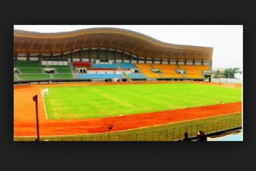 Stadion Patriot Candrabaga