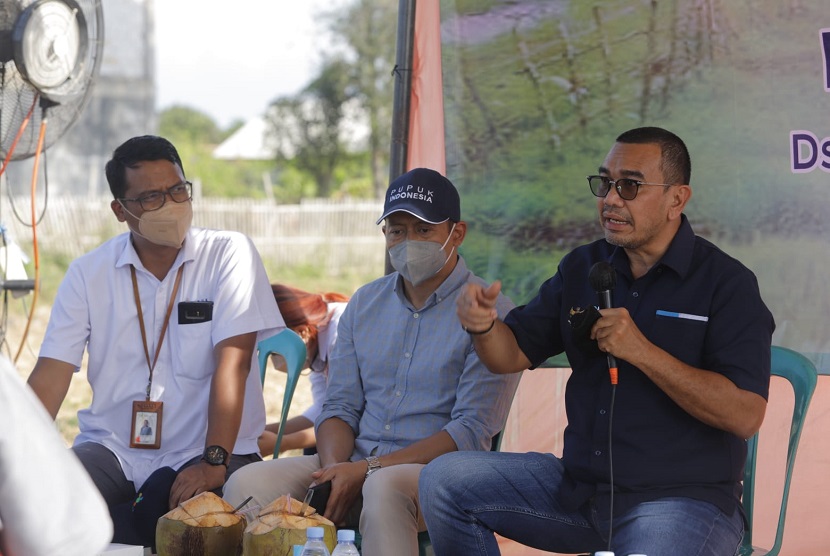 Staf Khusus Menteri BUMN, Arya Sinulingga menyatakan Menteri BUMN Erick Thohir terus mendorong pelaksanaan program Makmur PT Pupuk Indonesia (Persero). Program yang diluncurkan pada Agustus 2021 ini akan diimplementasikan secara nasional. 