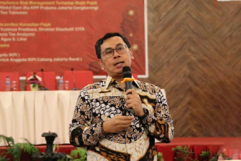 Staf Khusus Menteri Keuangan (Stafsus Menkeu) Yustinus Prastowo. Yustinus optimistis pertumbuhan ekonomi Indonesia pada 2023 akan mencapai lima persen dibanding periode sama tahun lalu (year-on-year/yoy).