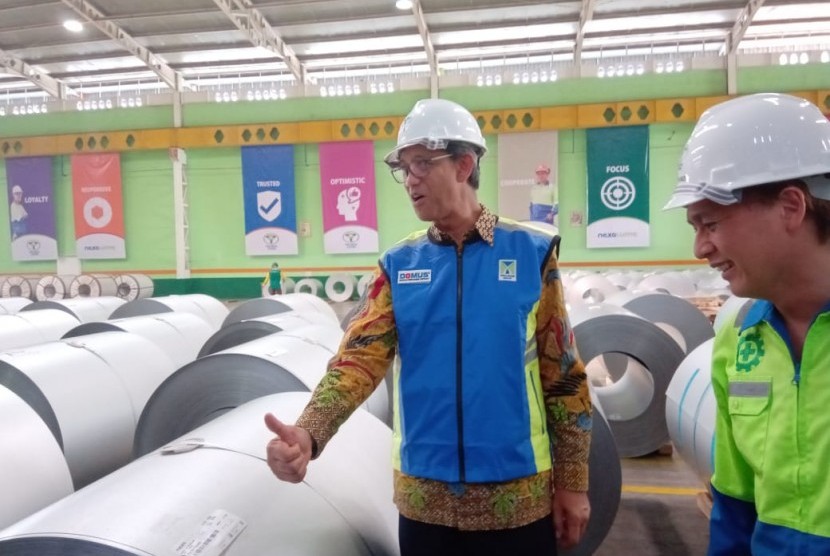 Pabrik baja PT Tata Metal Lestari di Cikarang Selatan, Kabupaten Bekasi, Jawa Barat. Tata Metal meminta ada stimulus untuk mempercepat kebijakan wajib SNI khususnya untuk profil baja ringan.
