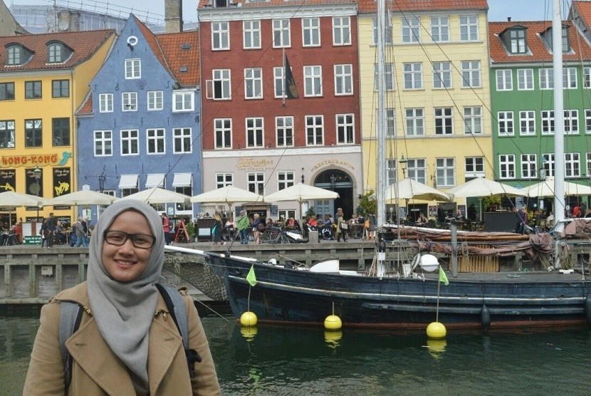 Staf pengajar Program Studi Kebidanan Fakultas Kedokteran Unissula Semarang Hanifatur Rosyidah di Copenhagen, Denmark.