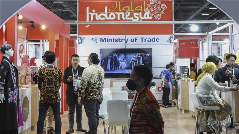 Stan Indonesia di Pameran Halal Organisasi Kerja Sama Islam (OKI) di Istanbul pada 24-27 November 2022. Halal Expo di Istanbul Gelar Kompetisi Memasak Skala Internasional