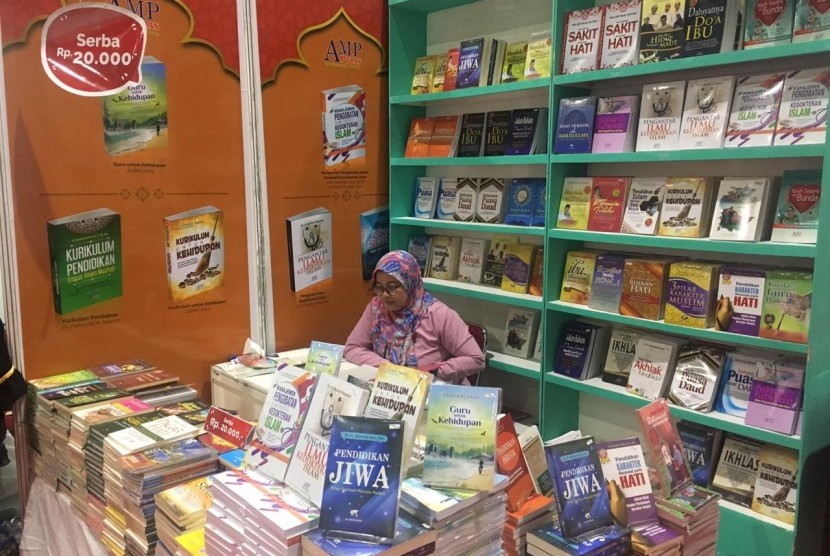 Stan Penerbit Al-Mawardi Prima di Islamic Book Fair (IBF) 2019.
