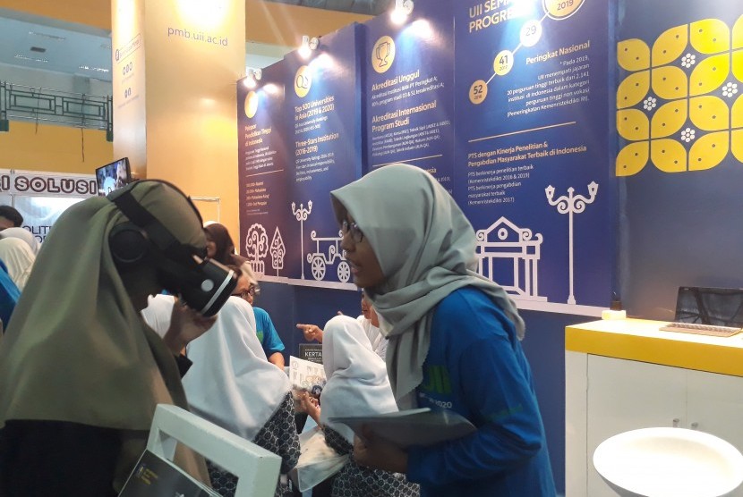  Stan Universitas Islam Indonesia (UII) di  Sulawesi Education and Techno Expo 2020, Rabu (19/2). 