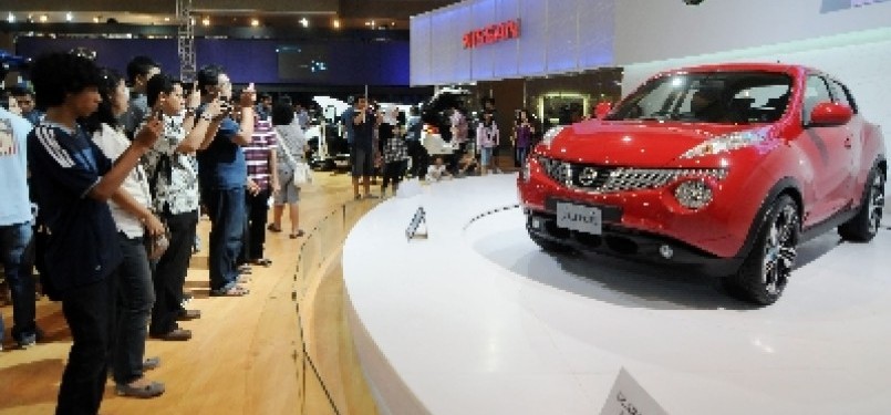 Stand Nissan di Indonesia International Motor Show (IIMS) 2011. 