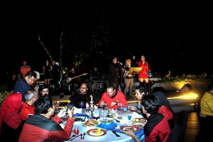 Star Trek Night, Makan Malam ala Luar Angkasa di Hotel Aston Anyer Beach Hotel