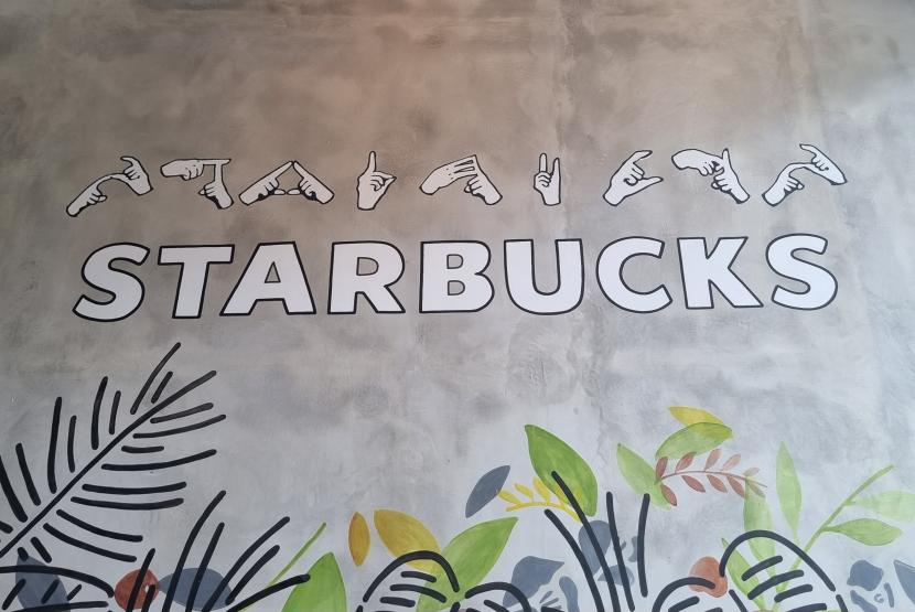 Starbucks Signing Store pertama di Indonesia.