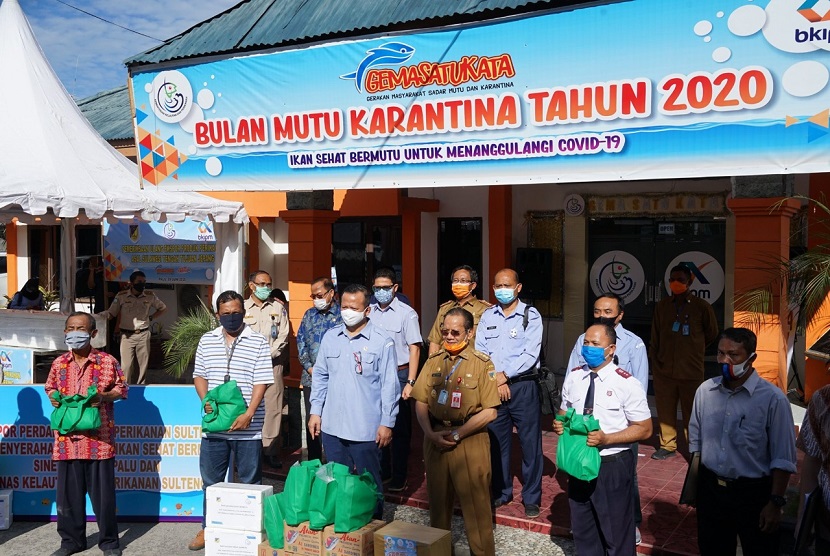  Stasiun Karantina Ikan Pengendalian Mutu dan Keamanan Hasil Perikanan Palu bekerja sama dengan Pemerintah Provinsi Sulawesi Tengah serta Bea Cukai Pantoloan melaksanakan launching ekspor perdana produk perikanan tahun 2020, pada Selasa (9/6).