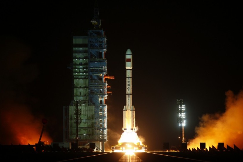 Stasiun luar angkasa pertama Cina Tiangong-1 atau Istana Surga diperkirakan akan jatuh beberapa hari mendatang.