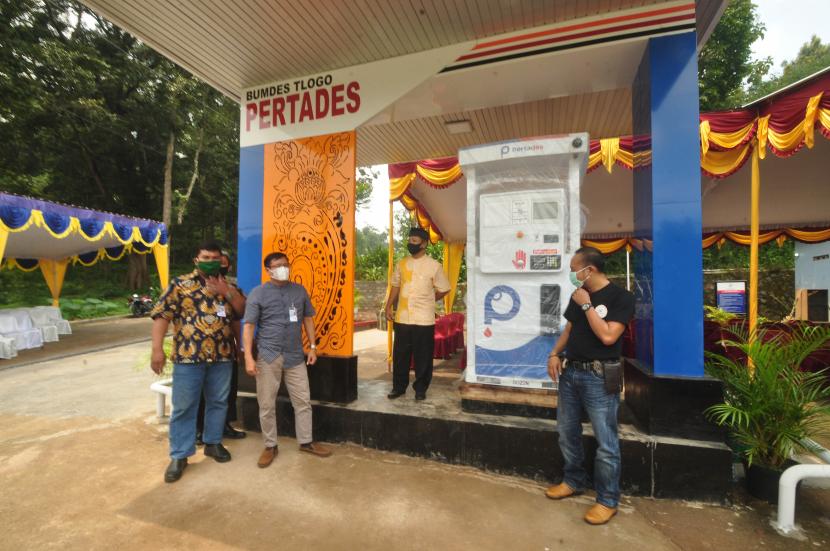  Stasiun Pertades Tlogo yang berada di wilayah Desa Tlogo, Kecamatan Tuntang, Kabupaten Semarang, Jawa Tengah, Ahad (21/3). Pertades ini merupakan bisnis BUMDes Tlogo untuk mendorong kemandirian perekonomian desa.