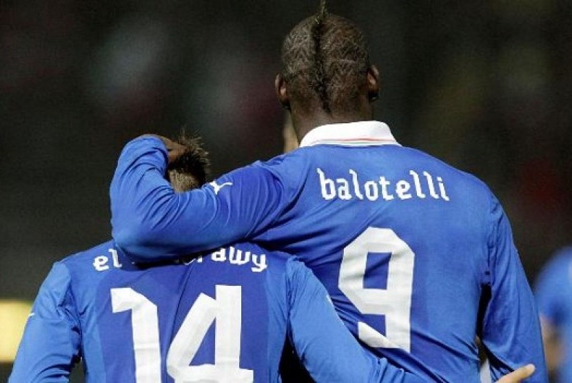 Stephan El Shaarawy dan Mario Balotelli saat bermain bersama di Timnas Italia.