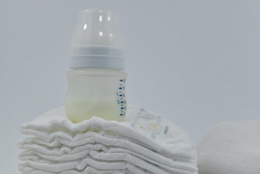 Sterilisasi peralatan bayi seperti botol bayi bisa dilakukan dengan beragam metode, mulai dari air mendidih hingga alat khusus.