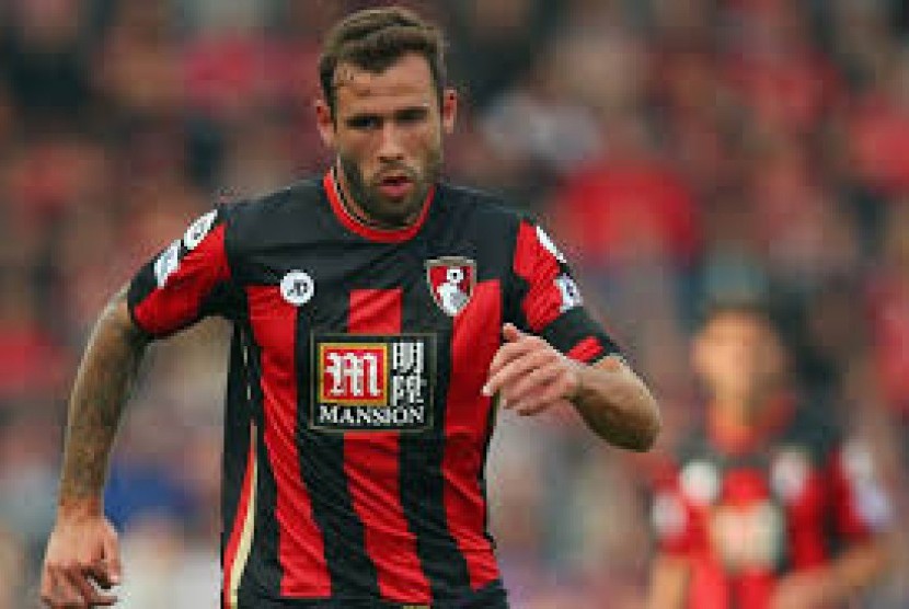 Kapten Bournemouth, Steve Cook.