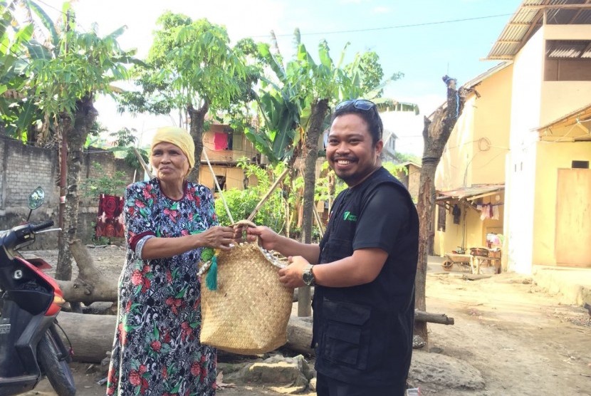 STF Dompet Dhuafa hidupkan perekonomian masyakatat Desa Paal dua, Manado, pasca banjir bandang, Jumat (8/6).