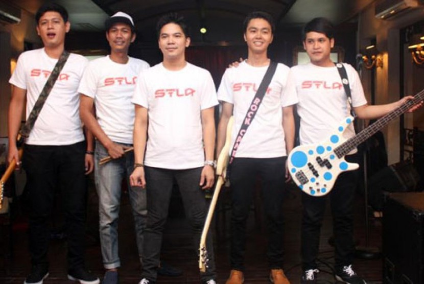 STLA Band