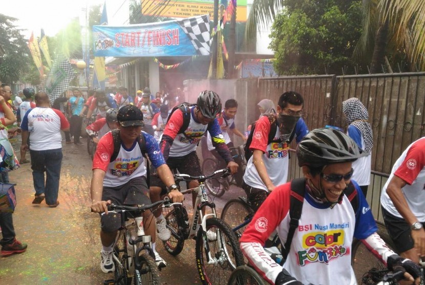 STMIK Nusa Mandiri Color Funbike 2017.