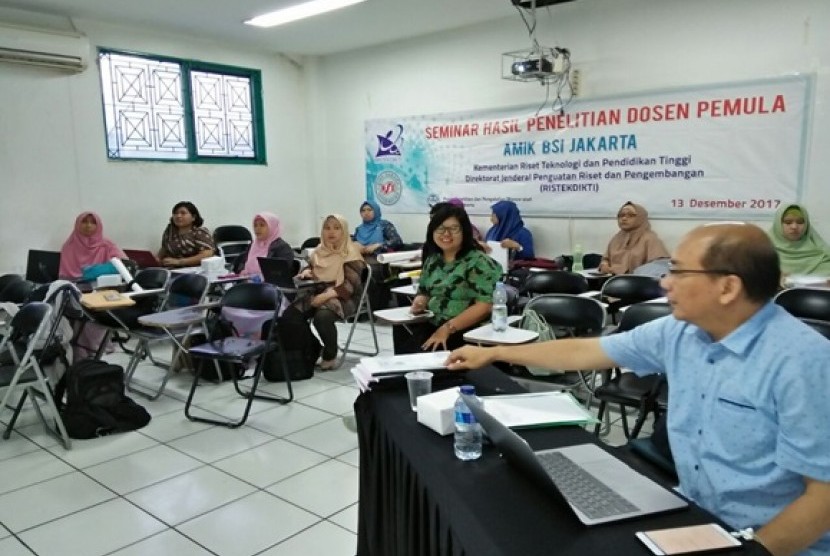 STMIK Nusa Mandiri Jakarta bersama AMIK BSI Jakarta menggelar seminar hasil Penelitian Dosen Pemula (PDP).   