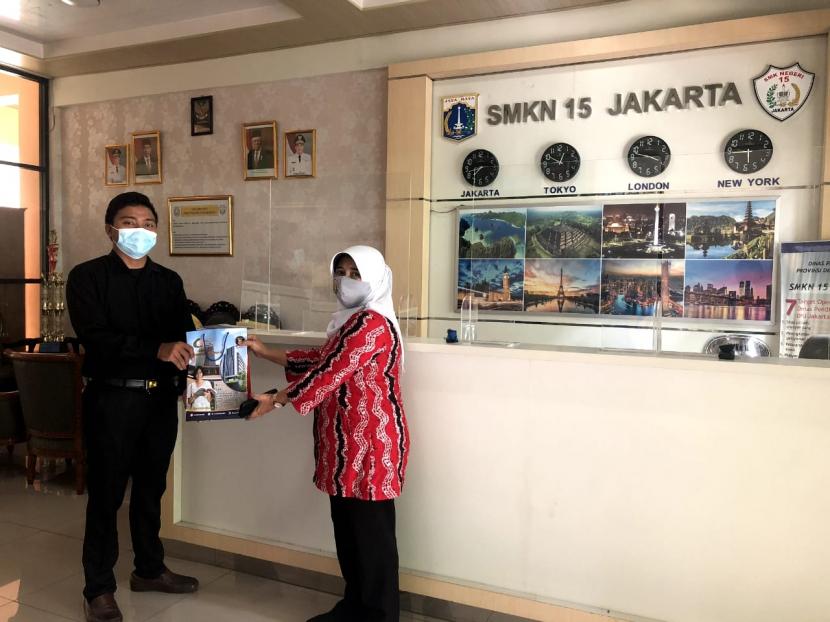 STMIK Nusa Mandiri meneken kerja sama dengan SMKN 15 Jakarta, Kamis (25/2).