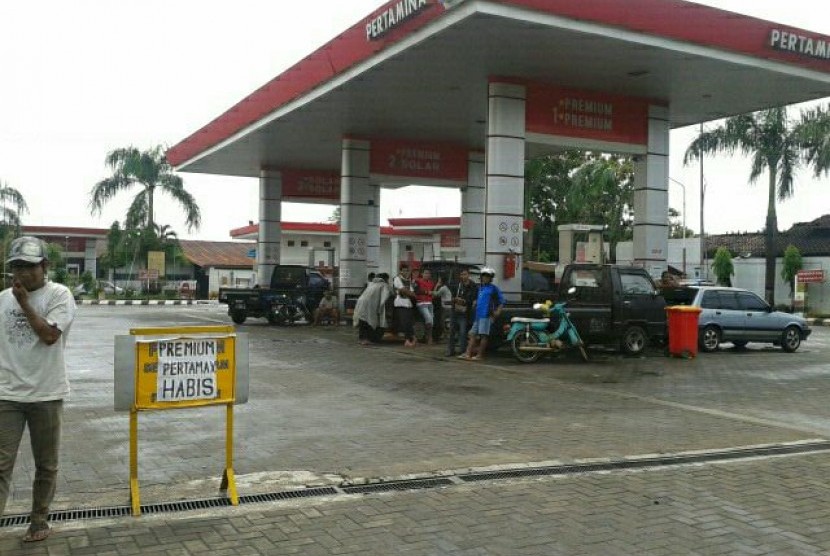 A gas station in Jepara, Central Java (illustration)