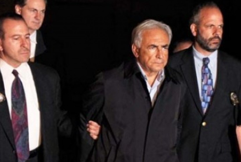 Strauss Kahn tinggalkan penjara