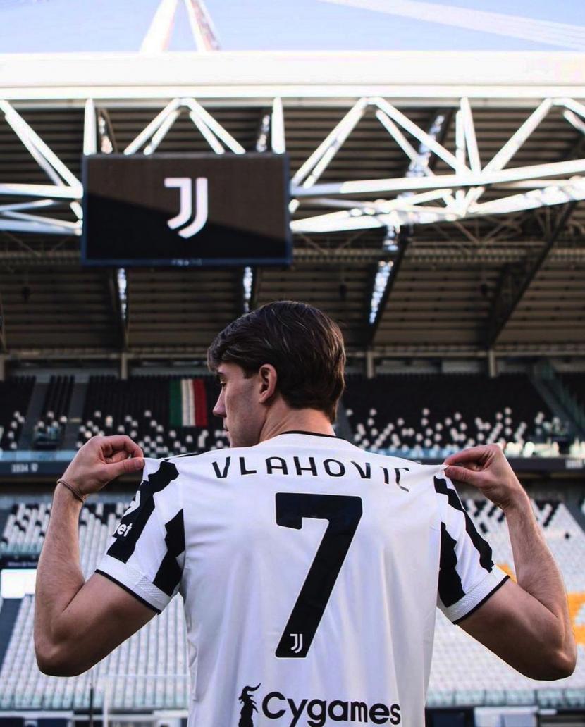 Striker baru Juventus Dusan Vlahovic mencetak gol saat debutnya di Juve saat kontra Hellas Verona pada giornata ke-24 Serie A Liga Italia musim 2021/2022, Senin (7/2/2022) dini hari WIB.