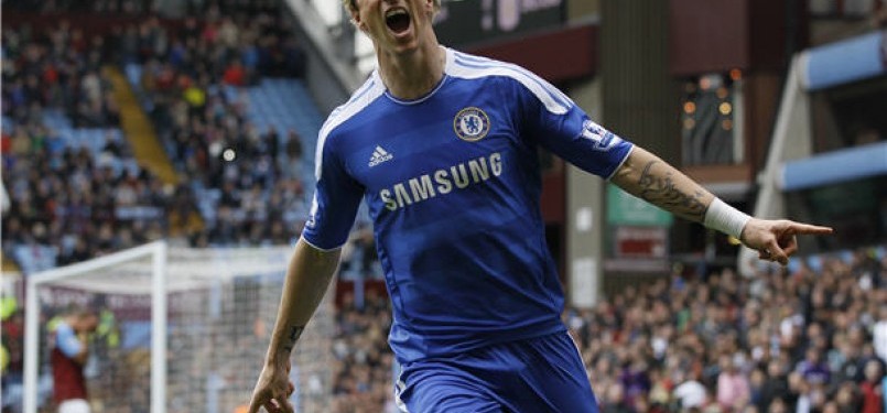 Striker Chelsea, Fernando Torres, meluapkan emosinya usai menjebol jala Aston Villa di laga Liga Primer Inggris di Stadion Villa Park, Birmingham, Sabtu (31/3). 