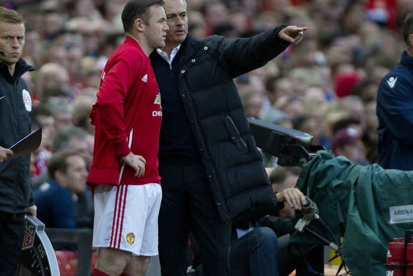 Wayne Rooney dan Jose Mourinho 