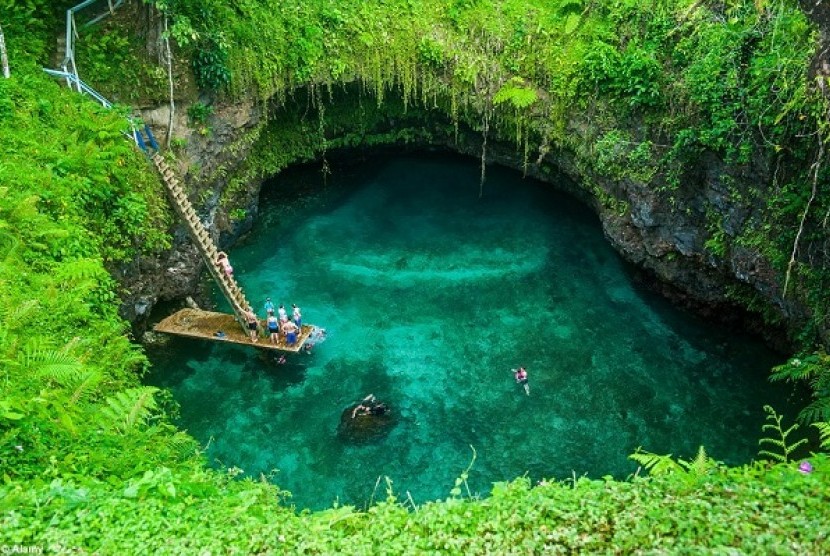 Sua Ocean Trench