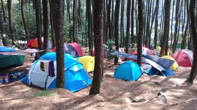 Suaka Elang Camping Area, Cijeruk, Kabupaten Bogor. Ada jalan tol dan rel ganda, Pemkab Bogor kembali menyusun penataan di Cijeruk.
