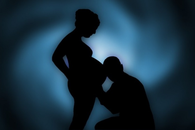 Suami perlu dilibatkan mengurus anak sejak istri mengandung.
