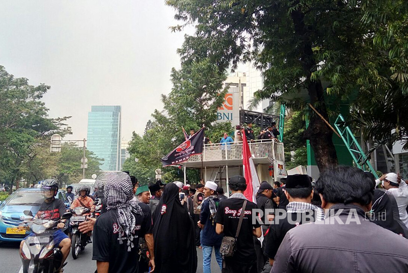 Bang Japar staged 707 rally in front of Ministry of Law and Human Rights on Friday (July 7) to turn back Ahok to Cipinang prison. 