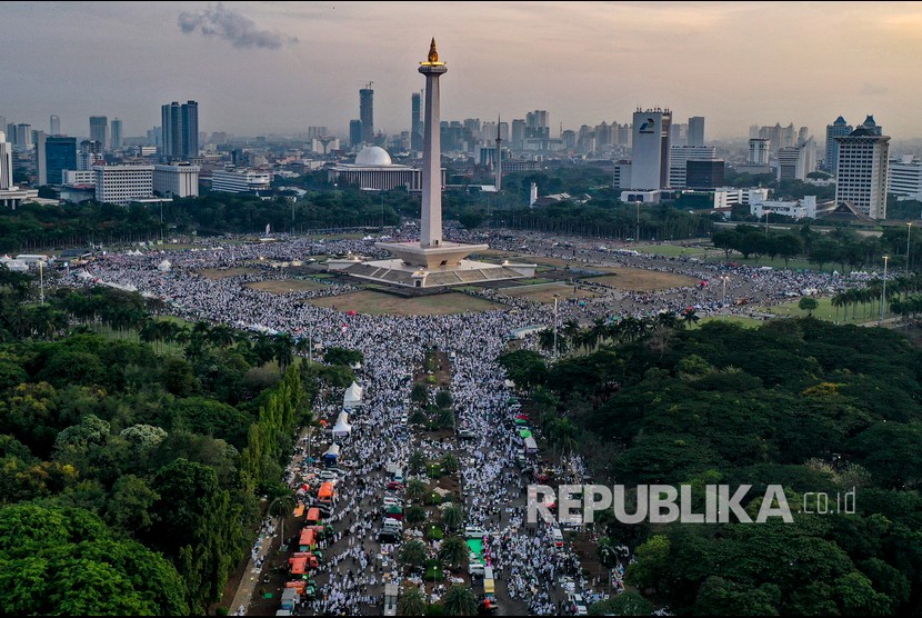 Reuni 212, Epidemiolog Ingatkan Soal Covid-19. Foto: Suasana aksi reuni 212 di kawasan Monas, Jakarta, Senin (2/12/2019).