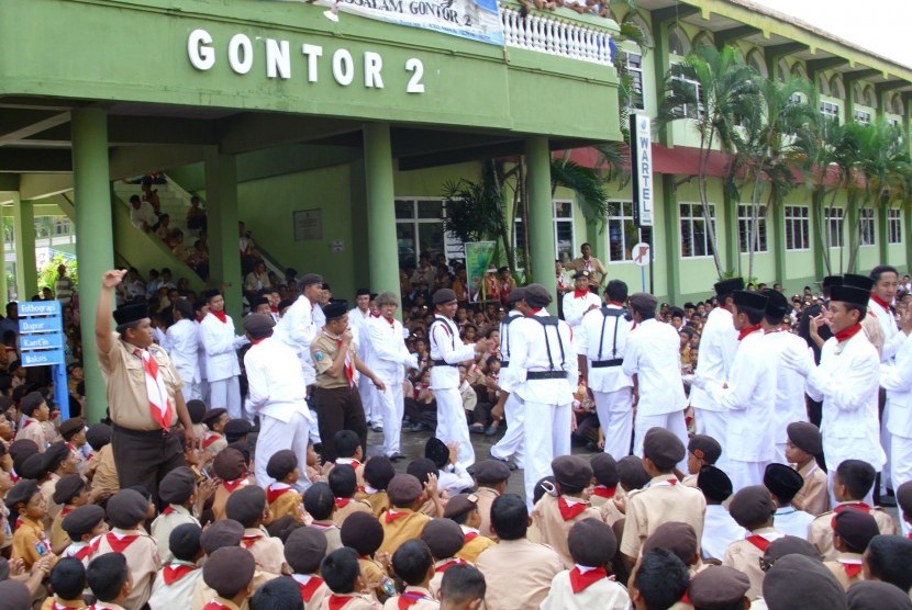 Suasana aktivitas santri di Pondok Modern Gontor 2 Ponorogo, Jawa Timur.