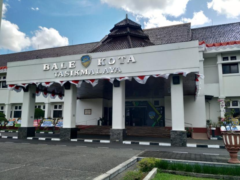 Suasana Bale Kota Tasikmalaya. Sejumlah ruangan di Bale Kota Tasikmalaya ditutup untuk sementara waktu.