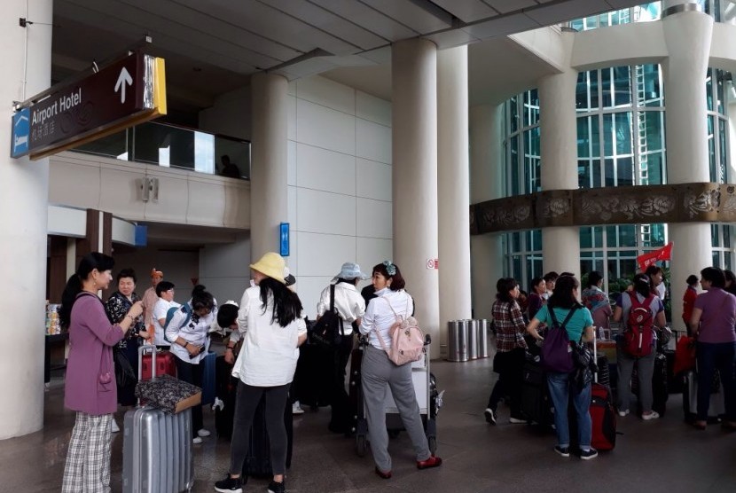 Suasana Bandara Ngurah Rai, Bali, pada Ahad (26/11).