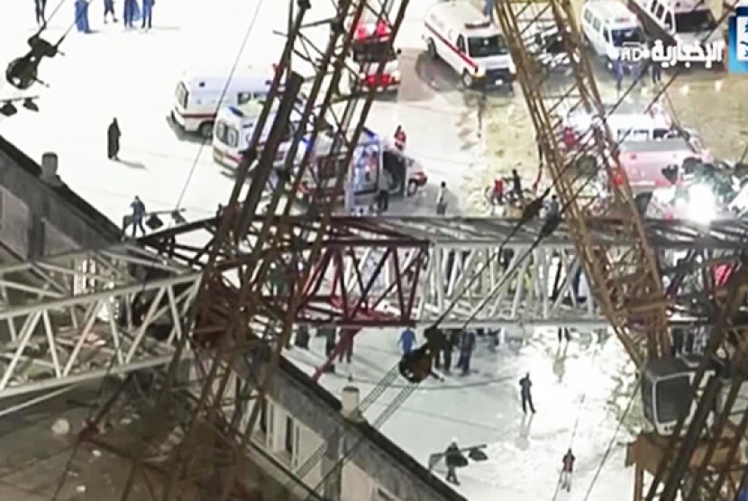 Suasana beberapa saat setelah crane jatuh di Masjidi Haram.