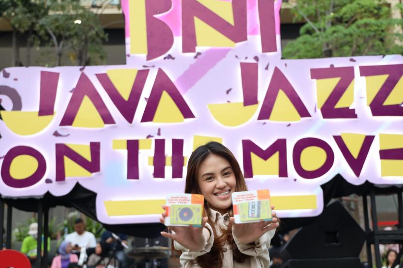 Suasana BNI Java Jazz on The Move dengan tema Friday May-Mories di Jakarta. BNI Java Jazz akan menampilkan total 140 musisi.